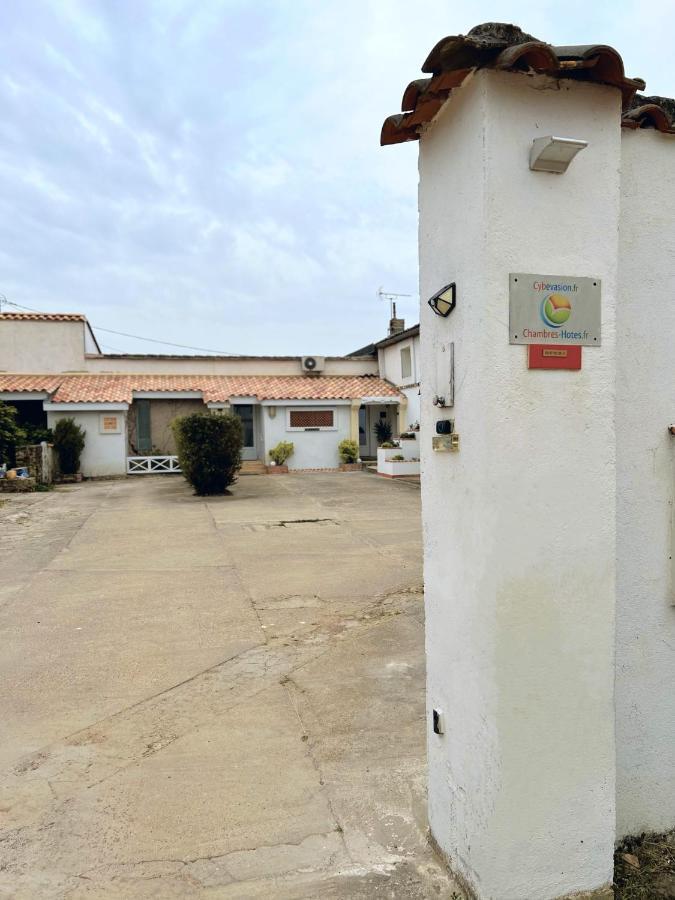 Bed and Breakfast Jardin De Marceau Blasimon Exterior foto