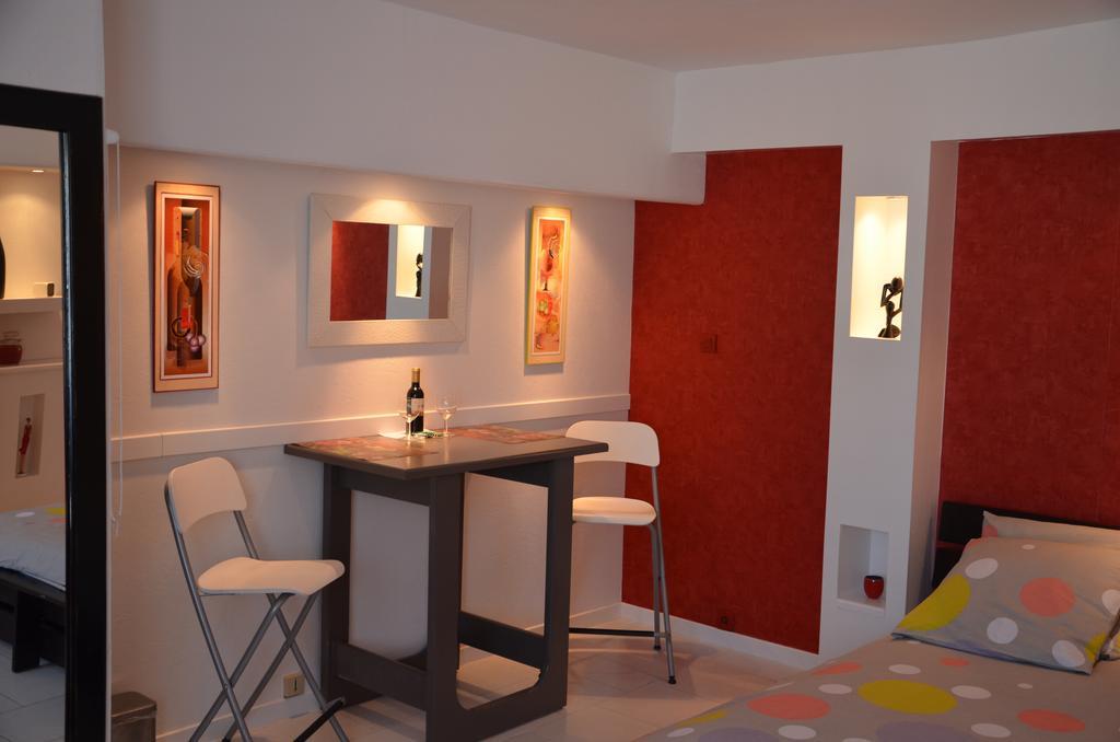 Bed and Breakfast Jardin De Marceau Blasimon Habitación foto